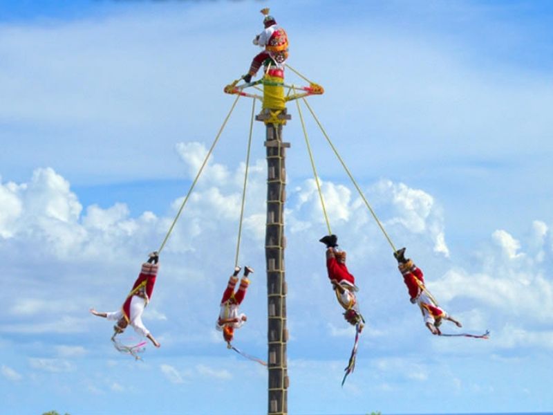 Los Voladores de Papantla